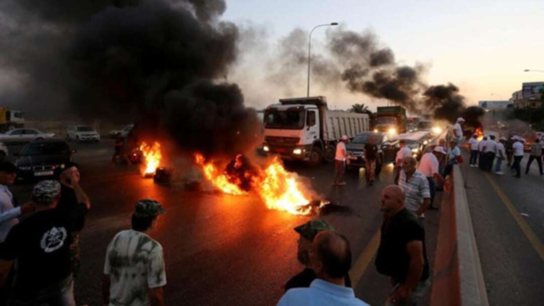 Lebanese army removes some roadblocks in nationwide protests