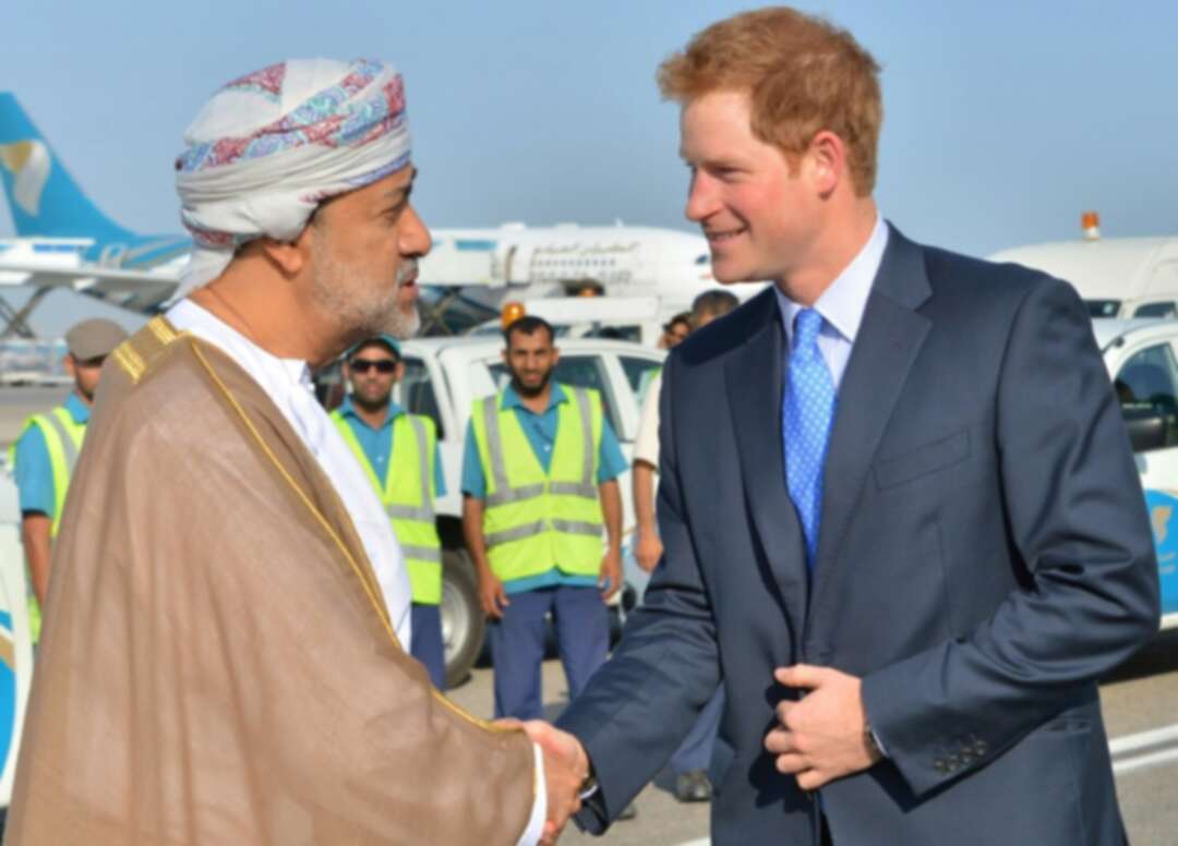 Cousin of late Oman sultan sworn in as new ruler