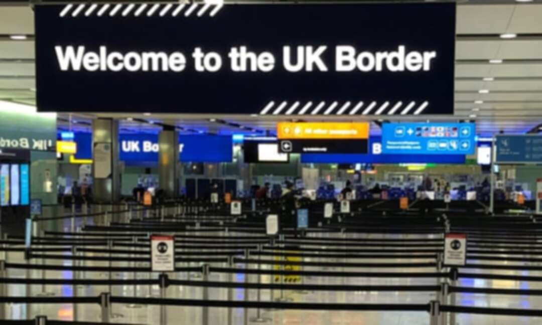 Covid: arrivals to UK will need to show a negative test before entry