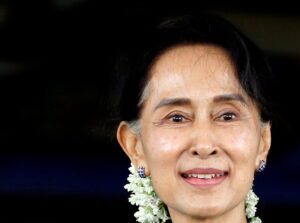 Myanmar's Foreign Minister Aung San Suu Kyi smiles at Myanmar's Foreign Ministry in Naypyitaw, Myanmar July 6, 2017. (File photo: Reuters)