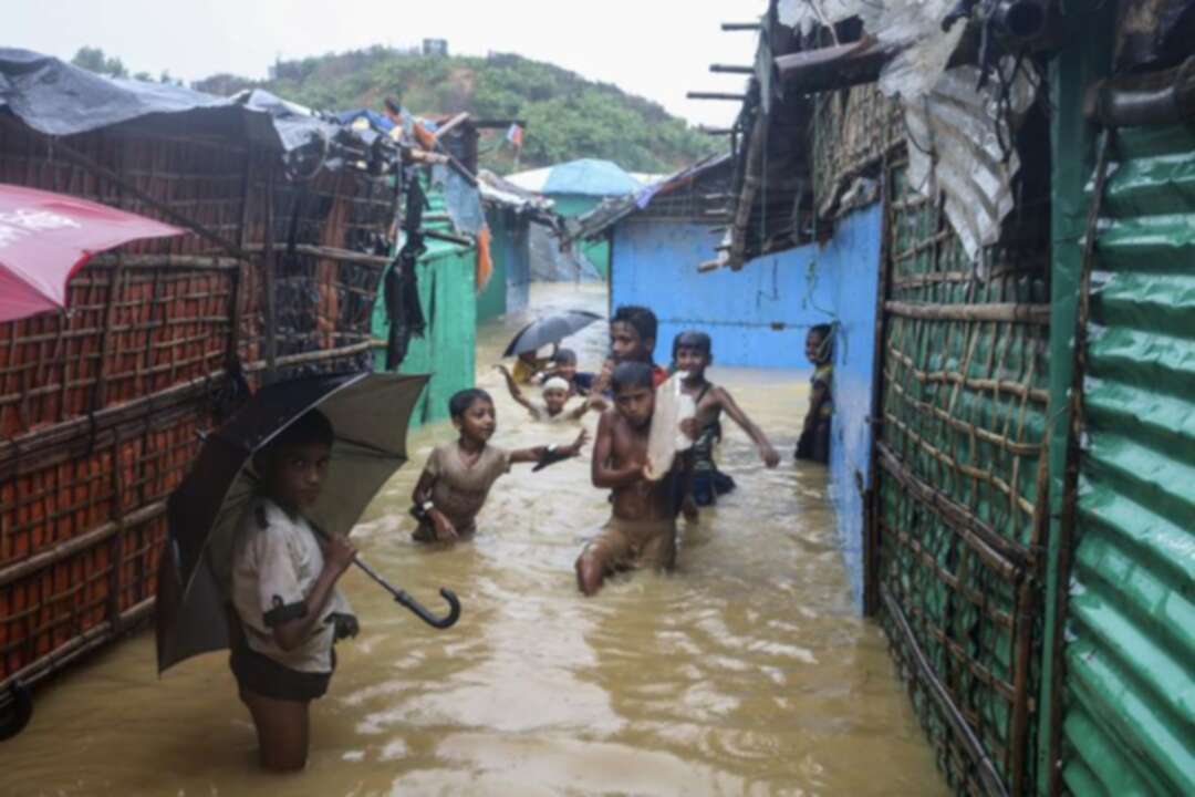 6 Rohingya dead, hundreds flee after riot at Malaysian detention camp