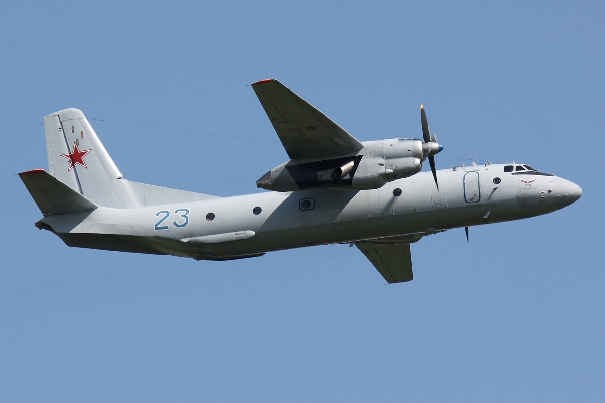 الطائرة An-26