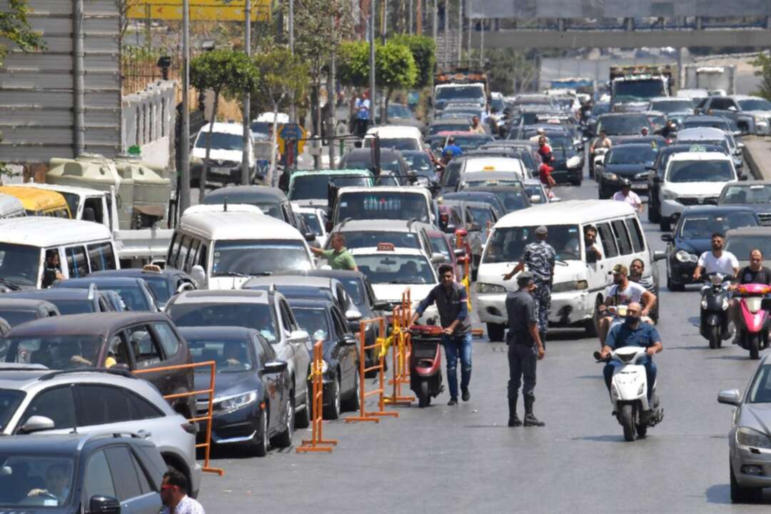 عقب 10 أيام عصيبة.. لبنان يعيد الدعم جزئياً للمحروقات