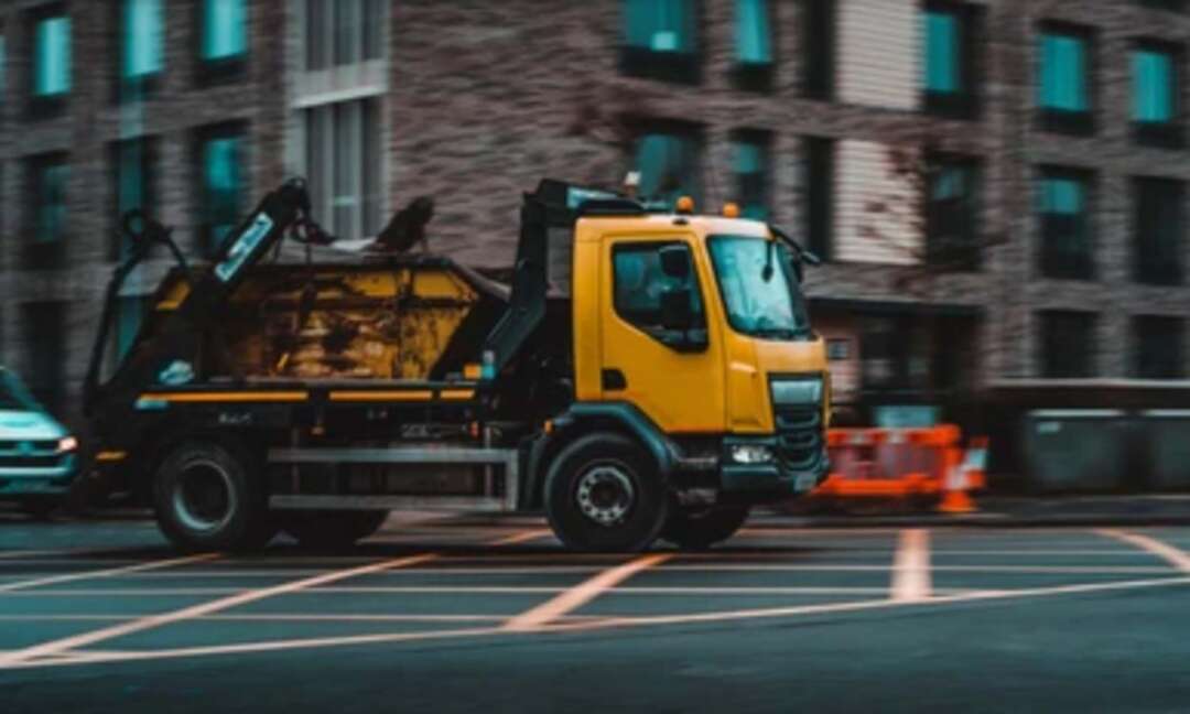 UK government works on temporary visas for foreign lorry drivers to work in UK