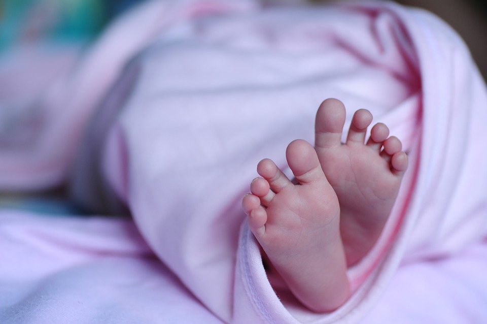 Newborn baby/Pixabay