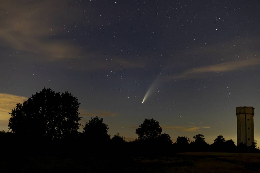 Comet-Water tower-Pixabay