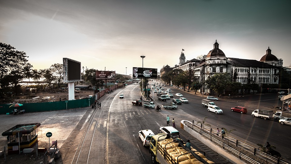 Myanmar-Downtown/Pixabay