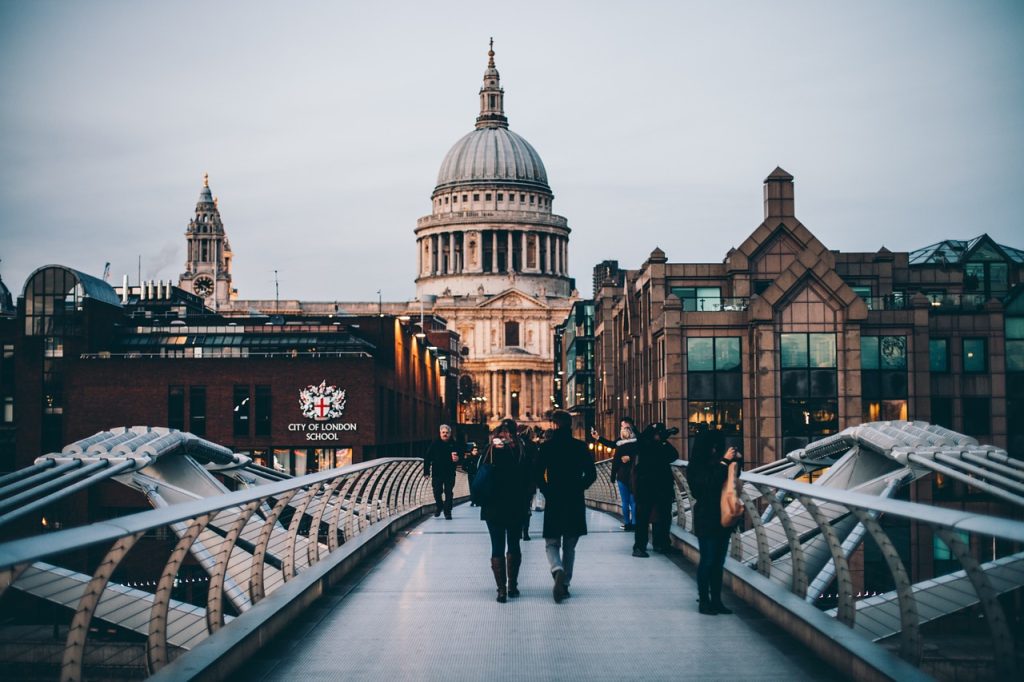 UK-London-Footbridge/Pixabay