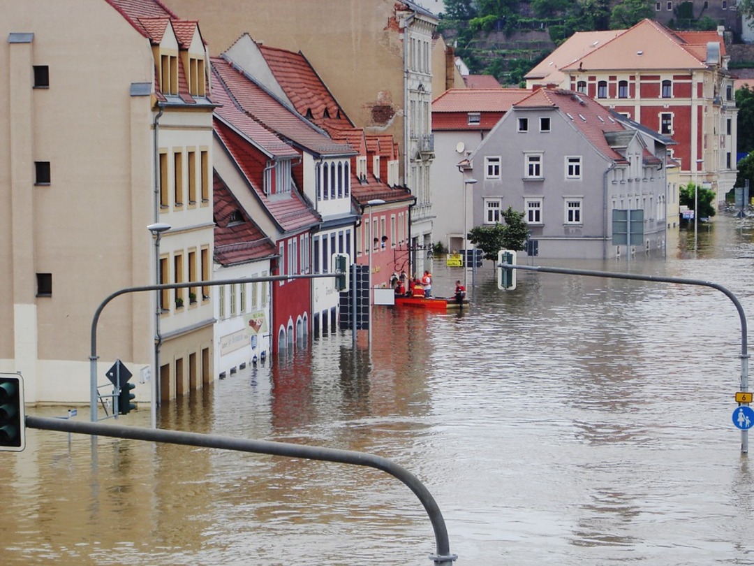 15 dead and 3 missing after torrential rains in southern China