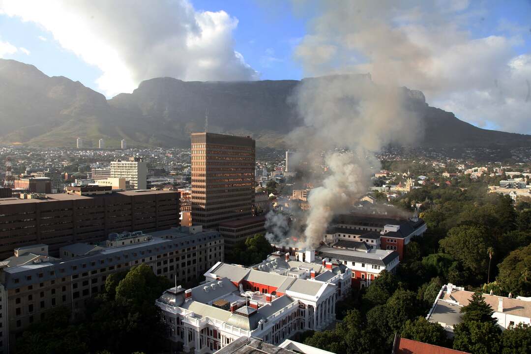 A major fire broke out in the South African parliament building in Cape Town on January 2, 2022/Facebook page