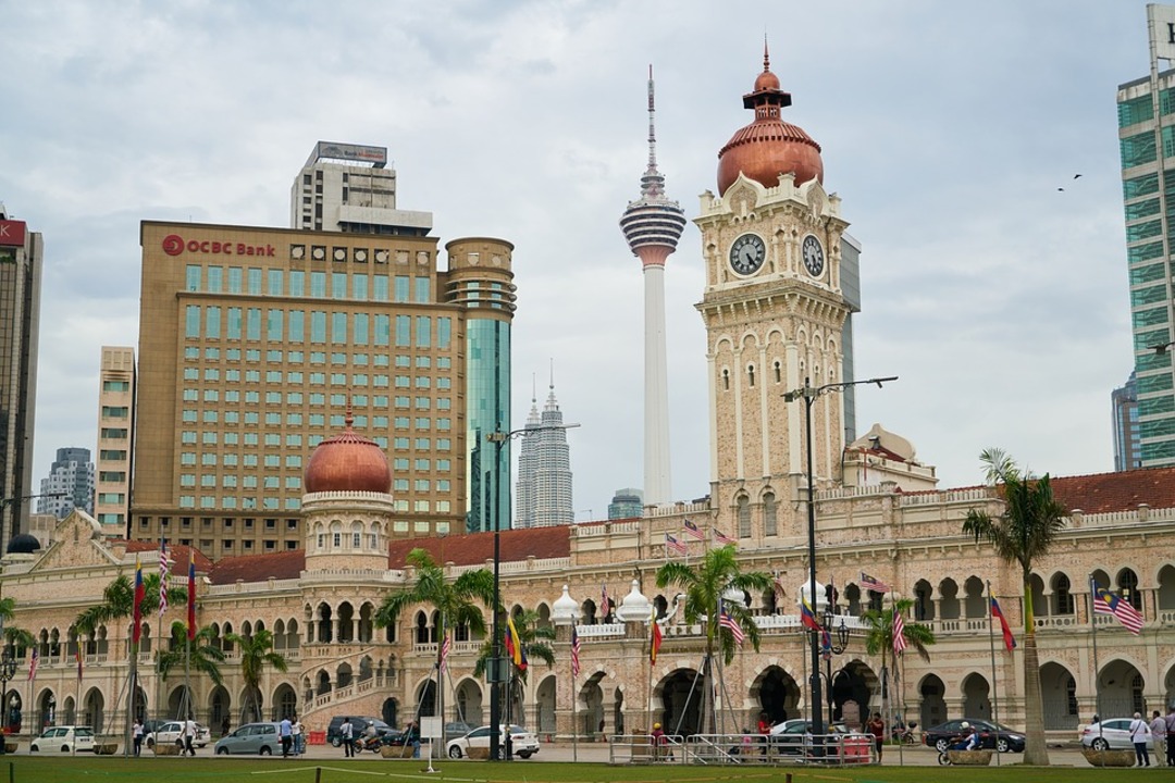 Malaysia to re-open borders to vaccinated tourists starting April 1