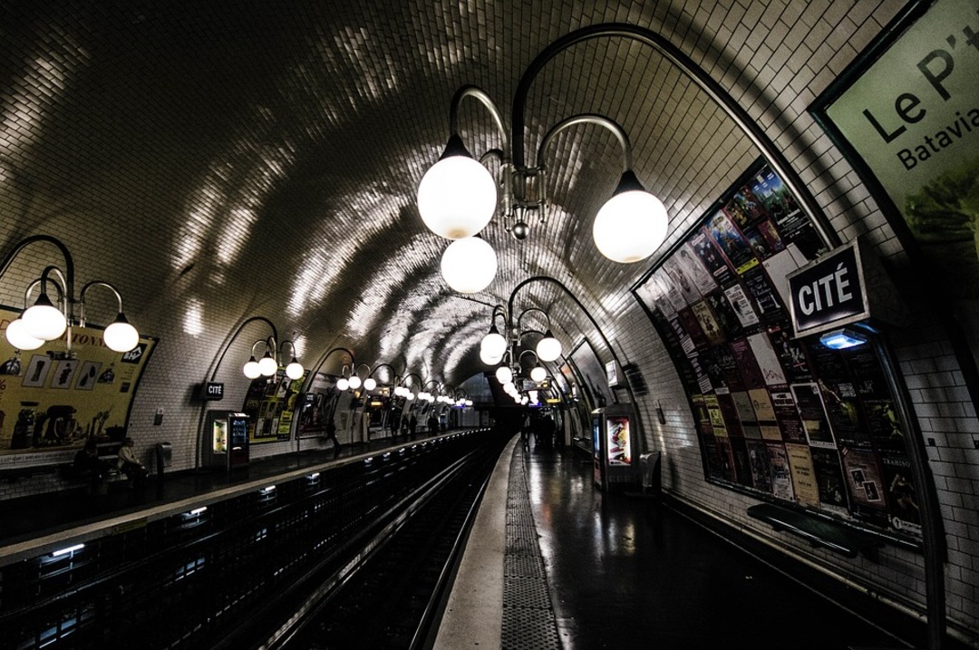 Major strike at Paris metro network disrupts daily commute for millions