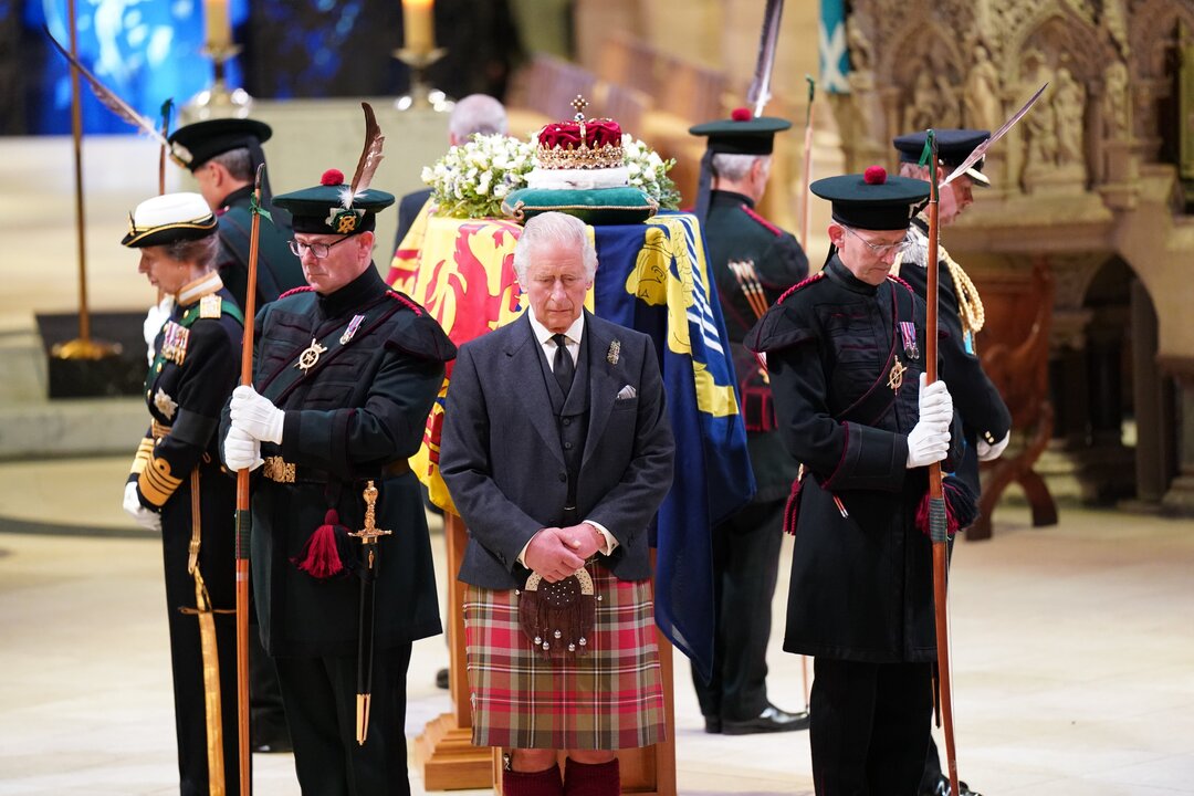 King Charles leads siblings in holding vigil beside Queen’s coffin in Edinburgh