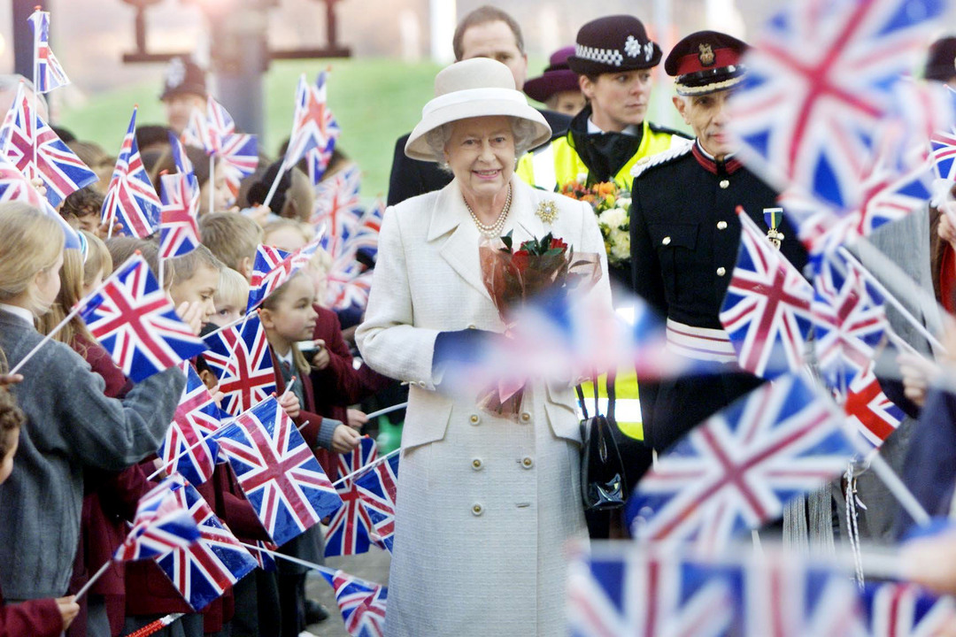 Queen Elizabeth pays rich tributes to Sheikh Khalifa bin Zayed Al Nahyan