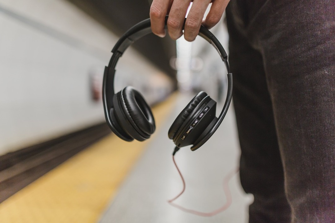 Headset saves the life of video game-loving teenager from stray bullet