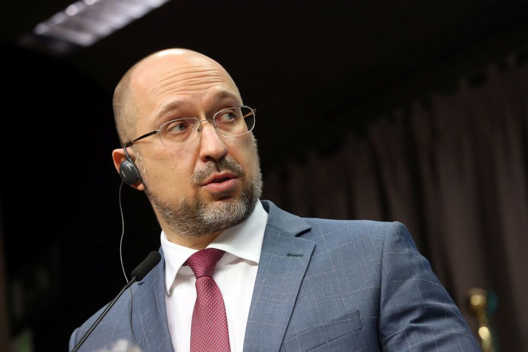 Ukraine's prime minister and finance officials will visit Washington next week