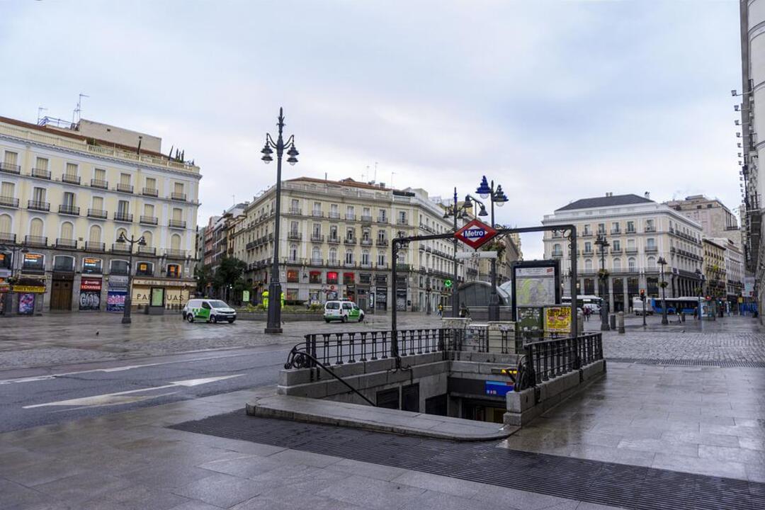 Spain approves law banning praise of former dictator Francisco Franco