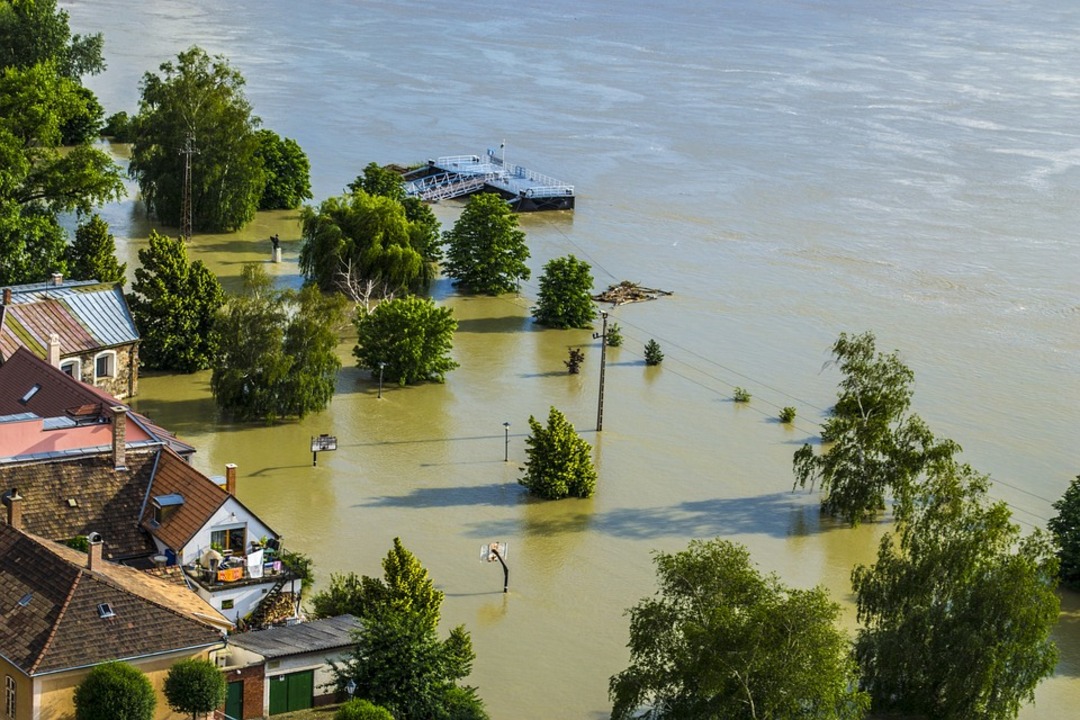 Australia's east braces for more heavy rain, 'life-threatening' floods