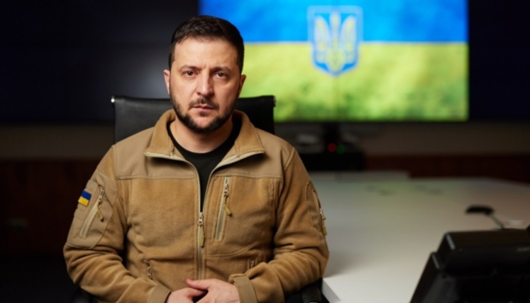 Zelensky Rejects Territorial Concessions to Russia While Presenting 