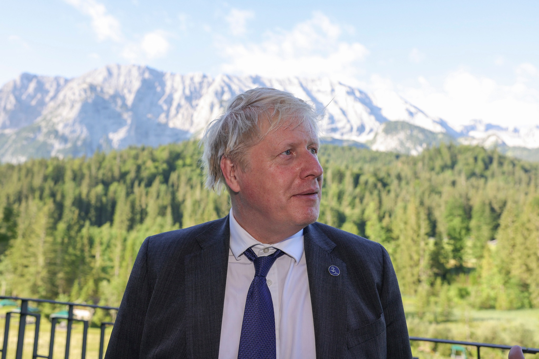 Former PM Boris Johnson set to write memoir