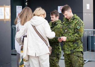 UN Refugee Agency: Border crossings from Ukraine since war began passes 10 mln mark