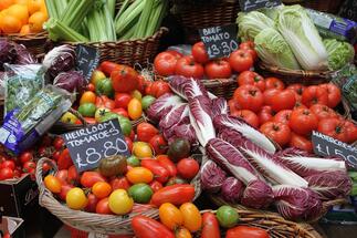 Report says surging CO2 prices could push up UK grocery bills by nearly $2B