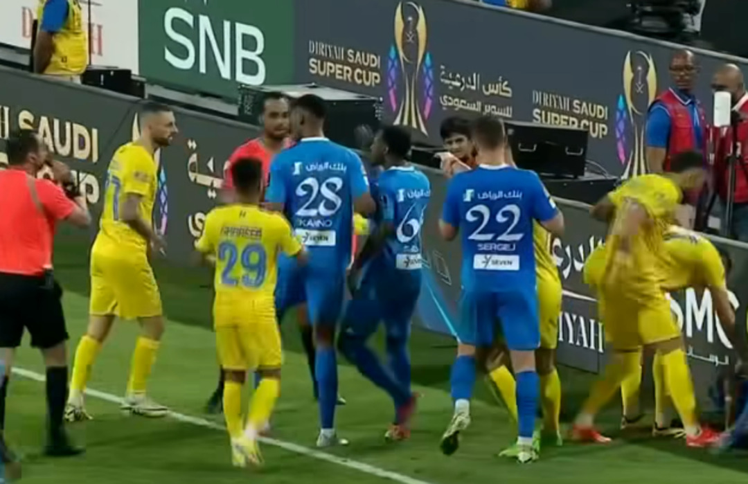 رونالدو يُطرد والهلال يتأهل للنهائي بعد فوز مثير على النصر